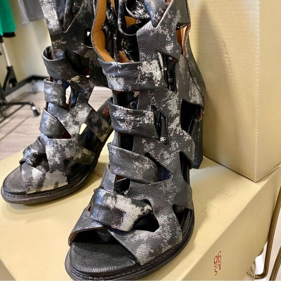 AS 98 gladiator high boot w/wrap around calf ties - Picture 2 of 6